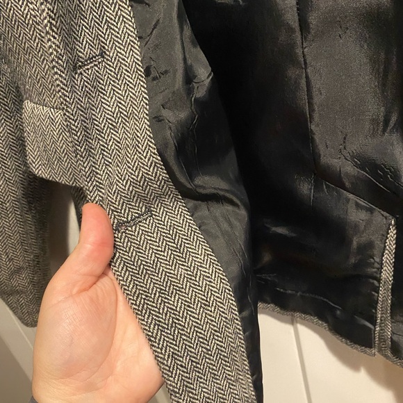 Levine Classics Vintage Herringbone Blazer - Picture 4 of 5